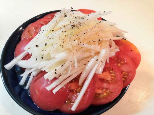痩せる【1食65円】トマトと大根のデトックスサラダの作り方