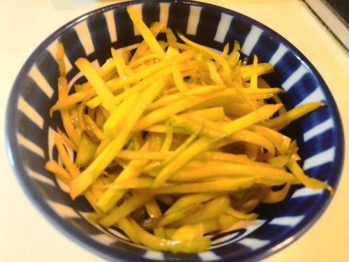 皮ごと【1食20円】黄色い人参の塩きんぴら簡単レシピ
