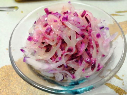 紫→赤【1食17円】赤大根のフレンチドレッシングサラダの簡単レシピ