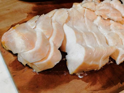 【1食42円】鶏胸肉の液体塩こうじ漬けグリルの簡単レシピ