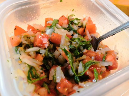 【1食45円】トマト玉ねぎ大葉MCTオイルサラダの簡単レシピ