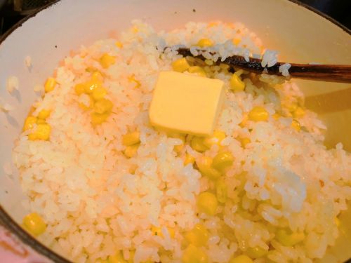 【1食31円】バターコーン炊き込みピラフの自炊レシピ