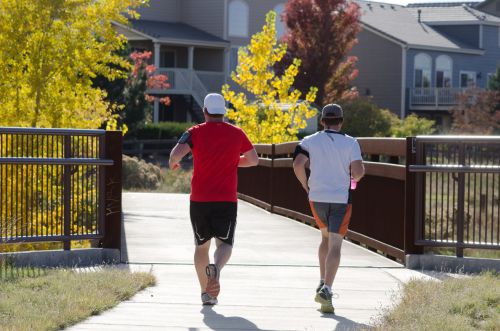 ジョギングとランニングに違いはあるの？ダイエット向きの走り方は？