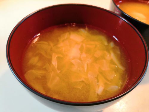 【1食4円】冷凍塩もみキャベツdeお味噌汁の自炊レシピ