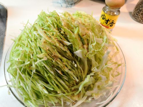 【1食16円】痩せるゆず香キャベツMCTオイルドレッシングサラダの自炊レシピ