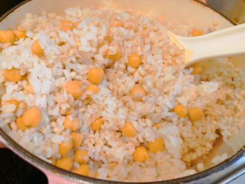 【1食25円】ひよこ豆もち麦ご飯の自炊レシピ