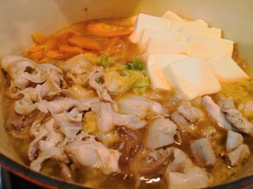 【1食206円】豚鶏もも豆腐の白菜無水みそ鍋の自炊レシピ
