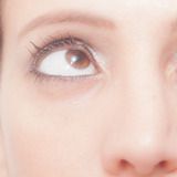目の下のたるみ改善 簡単ですぐ効果のある２つのセルフケア