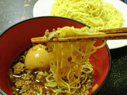 【台湾風】魯肉つけ麺レシピ～中華麺で魯肉飯の具と煮玉子。冷たい麺に熱々汁のひやあつ～