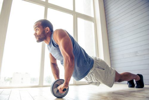 腹筋ローラーの効果と使い方｜8つのやり方を工夫して多くの筋肉を鍛え上げる！