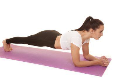 プランク／フロントブリッジのやり方と効果｜腹筋を中心に鍛える体幹トレーニング！