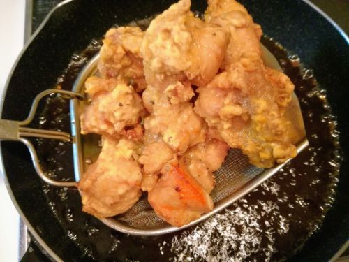 カロリーオフ唐揚げの作り方～ブラジル鶏もも肉で1食59円。二重衣で油汚れにくい衣技～