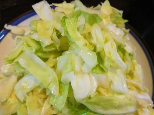 デトックス【1食12円】初夏キャベツの塩サラダの作り方～塩をまぶしたら完成～